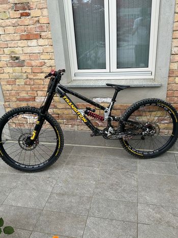 Used Transition Tr11 Shimano Saint 2025 Mountainbike, Light Gray — image 2 of 3