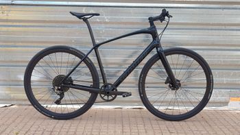 Used Specialized Sirrus X Specialized Sirrus X Custom Shimano XTR Di2 Urban & Touring
