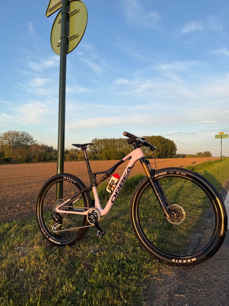 Used Orbea OIZ M-TEAM AXS 2024 2024 Mountainbike — image 4 of 4
