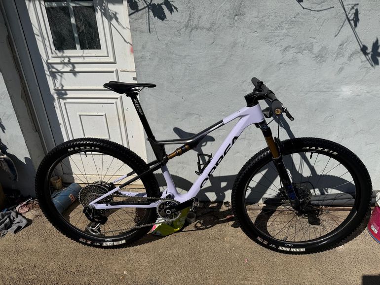 Used Orbea OIZ M-TEAM AXS 2024 2024 Mountainbike — image 1 of 4