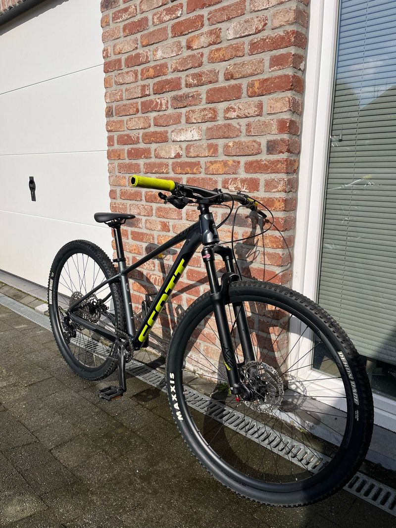 Used Scott Scale 980 2022 2022 Mountainbike, Light Gray, 29 — image 1 of 13