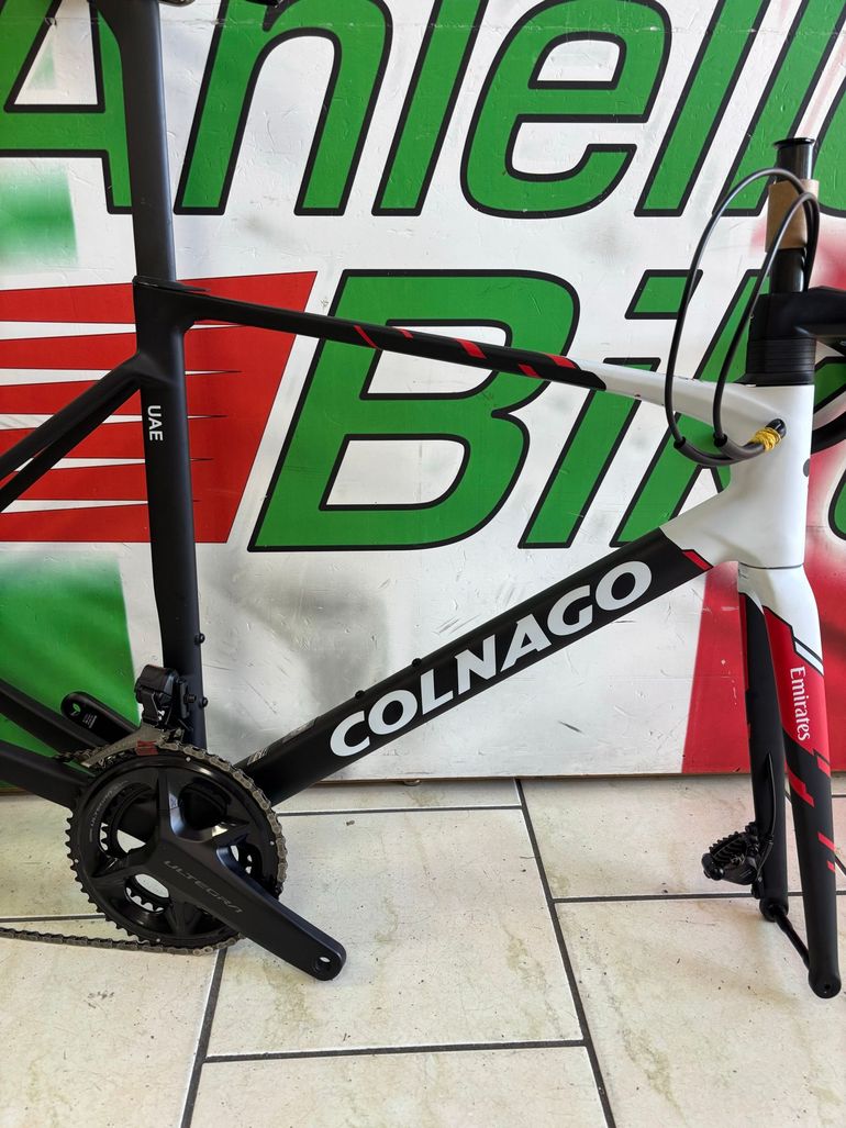 Used Colnago V5Rs Shimano Ultegra Di2 2025 2025 Road & Gravel — image 2 of 13