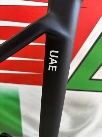 Used Colnago V5Rs Shimano Ultegra Di2 2025 2025 Road & Gravel — image 9 of 13