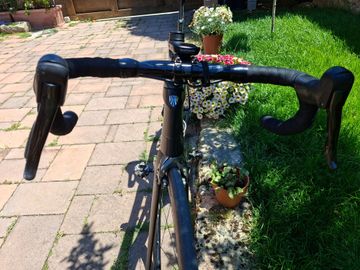 Used Trek Madone WheelTop EDS 2017 Road & Gravel, Black — image 2 of 4