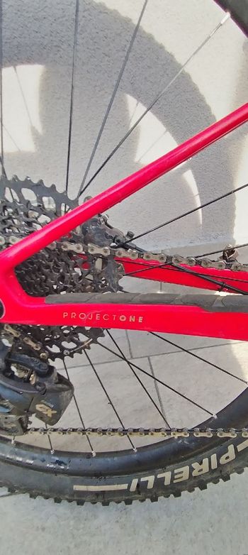 Used Trek Supercaliber SRAM GX Eagle AXS 2020 Mountainbike, Red — image 5 of 9