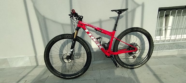 Used Trek Supercaliber SRAM GX Eagle AXS 2020 Mountainbike, Red — image 2 of 9