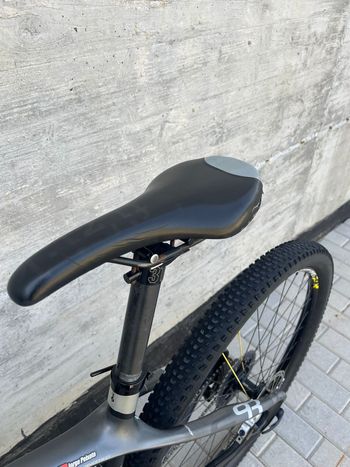 Used Focus Raven 2019 FCC 2019 Mountainbike, Black — image 9 of 12