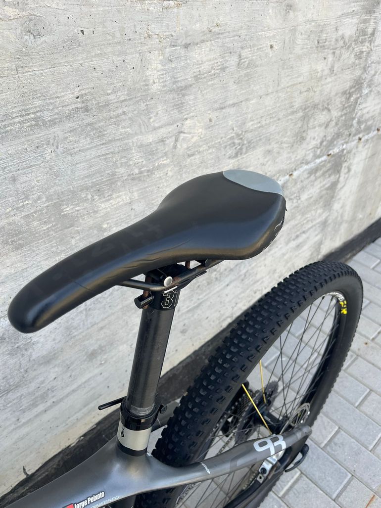 Used Focus Raven 2019 FCC 2019 Mountainbike, Black — image 9 of 12