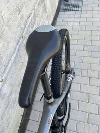 Used Focus Raven 2019 FCC 2019 Mountainbike, Black — image 10 of 12
