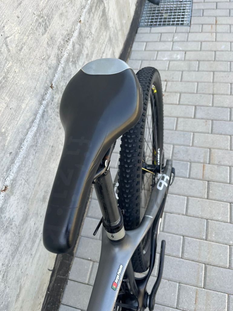 Used Focus Raven 2019 FCC 2019 Mountainbike, Black — image 10 of 12