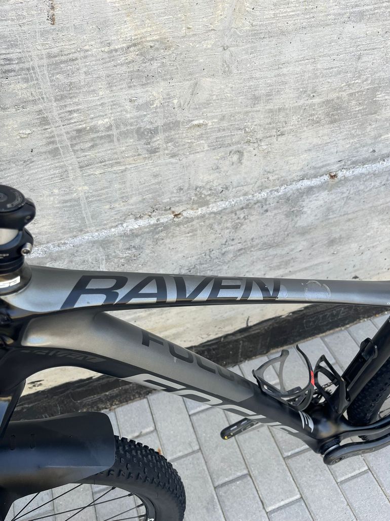 Used Focus Raven 2019 FCC 2019 Mountainbike, Black — image 8 of 12
