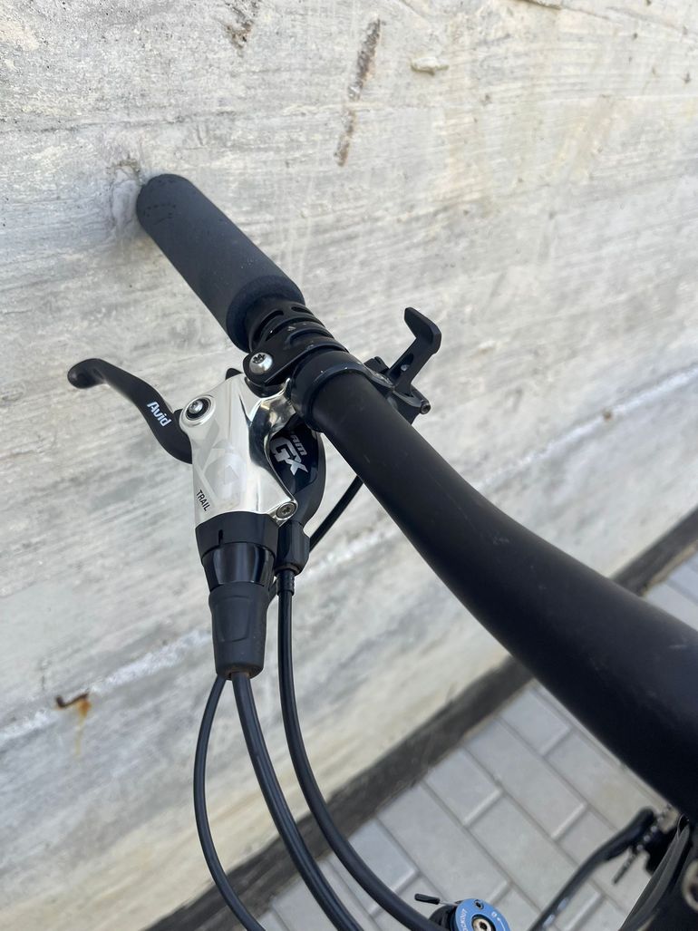 Used Focus Raven 2019 FCC 2019 Mountainbike, Black — image 6 of 12