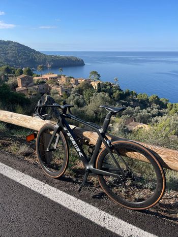 Used Trek Madone Shimano Ultegra Di2 2020 Road & Gravel, Black — image 2 of 4