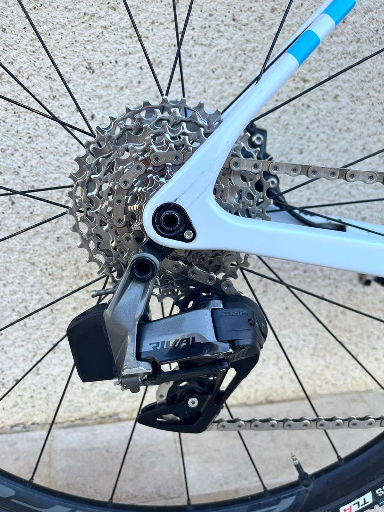Used CUBE Cross SRAM Rival eTap AXS 2025 Road & Gravel, White — image 6 of 14