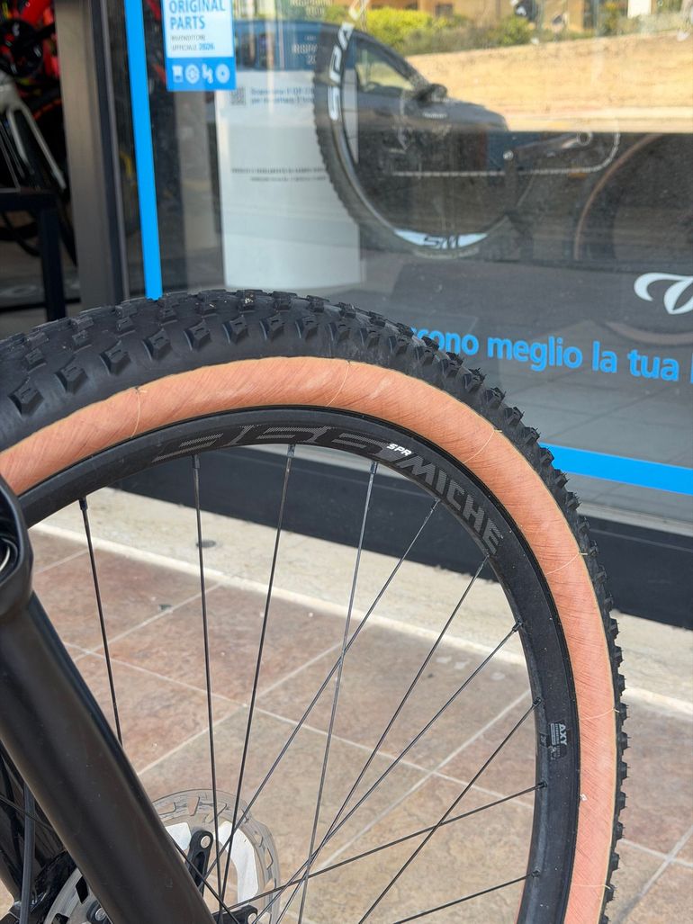 Used Wilier Urta Shimano Deore XT 2025 Mountainbike — image 6 of 10