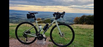 Used Giant Revolt 1 2021 2021 Road & Gravel — image 3 of 3