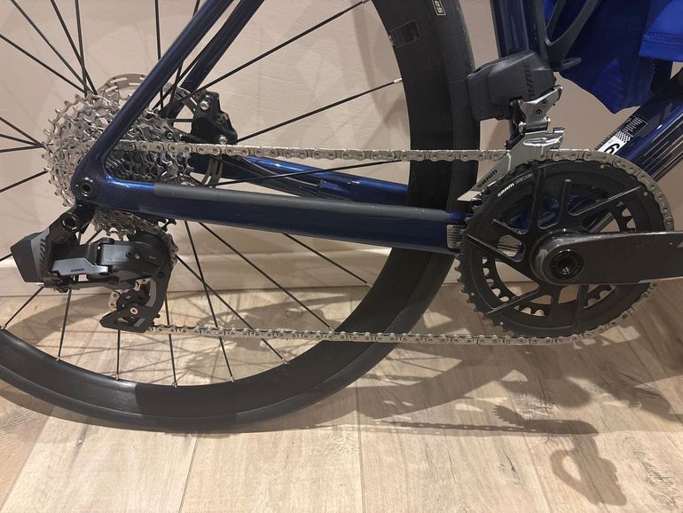 Used Scott Addict 10 2023 2023 Road & Gravel — image 2 of 5