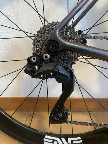 Used Giant TCR Advanced Pro Disc 1 Di2 2024 2024 Road & Gravel, Purple — image 7 of 8