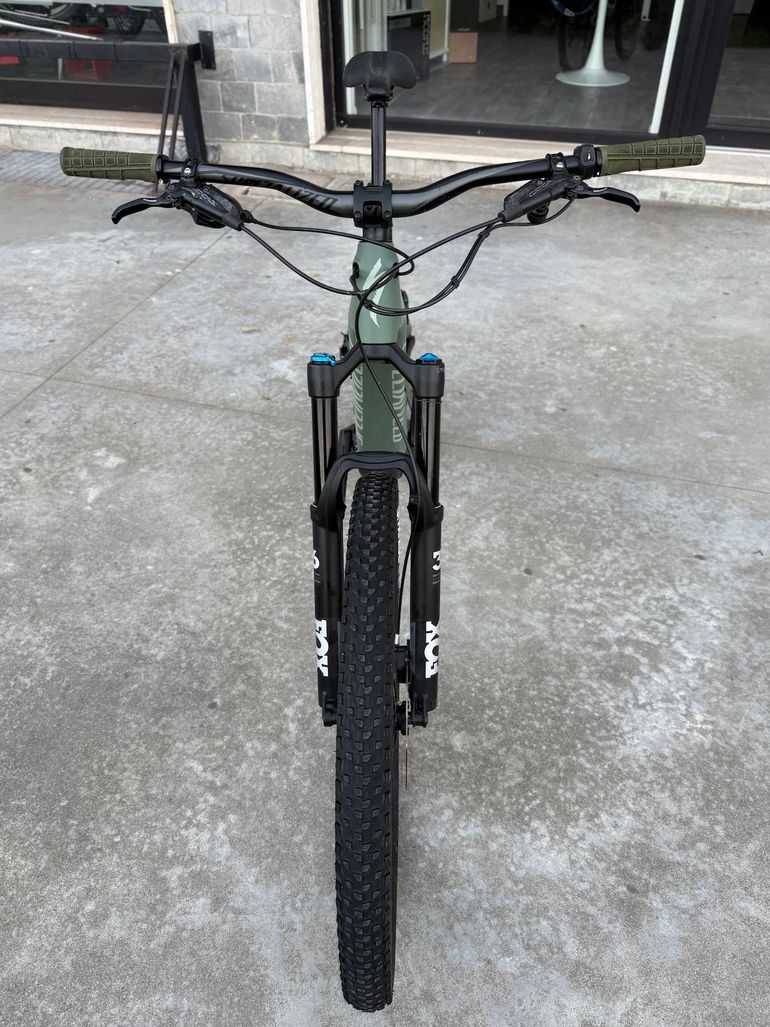 Used Specialized Turbo Levo Expert Carbon 2021 2021 Mountainbike, Green, 29 — image 10 of 11