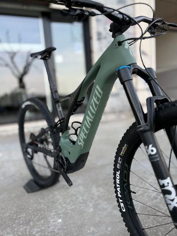Used Specialized Turbo Levo Expert Carbon 2021 2021 Mountainbike, Green, 29 — image 5 of 11