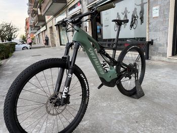 Used Specialized Turbo Levo Expert Carbon 2021 2021 Mountainbike, Green, 29 — image 8 of 11