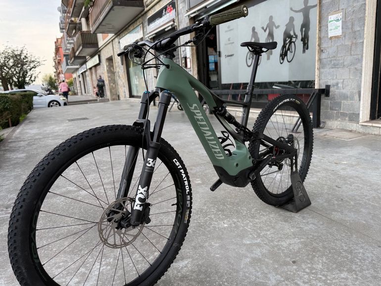 Used Specialized Turbo Levo Expert Carbon 2021 2021 Mountainbike, Green, 29 — image 8 of 11