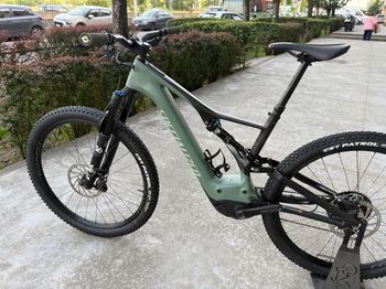 Used Specialized Turbo Levo Expert Carbon 2021 2021 Mountainbike, Green, 29 — image 7 of 11