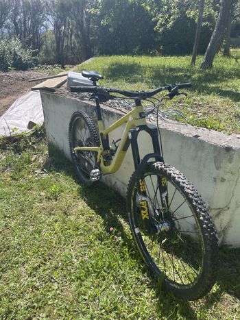 Used Santa Cruz MEGATOWER XT / Coil / Carbon C / 29 2022 2022 Mountainbike, White, 29 — image 6 of 7