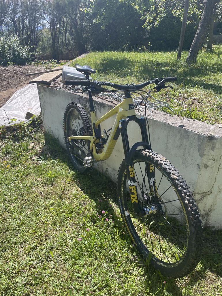 Used Santa Cruz MEGATOWER XT / Coil / Carbon C / 29 2022 2022 Mountainbike, White, 29 — image 6 of 7