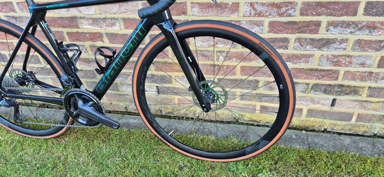 Used Bianchi Specialissima - Ultegra Di2 2022 2022 Road & Gravel — image 2 of 19