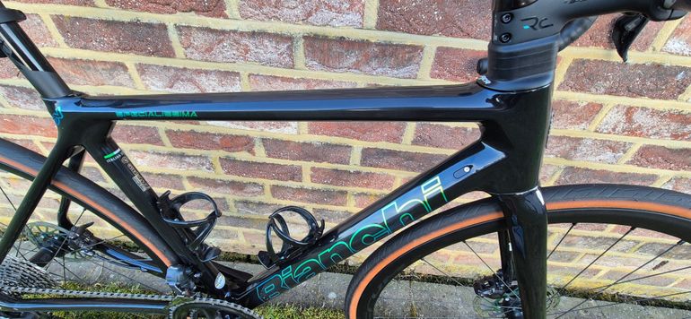 Used Bianchi Specialissima - Ultegra Di2 2022 2022 Road & Gravel — image 7 of 19