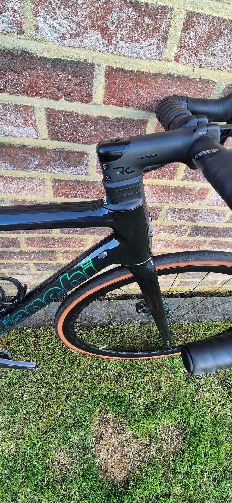 Used Bianchi Specialissima - Ultegra Di2 2022 2022 Road & Gravel — image 5 of 19