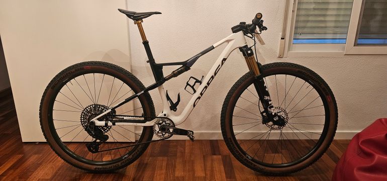 Used Orbea OIZ M-TEAM AXS 2024 2024 Mountainbike — image 10 of 11