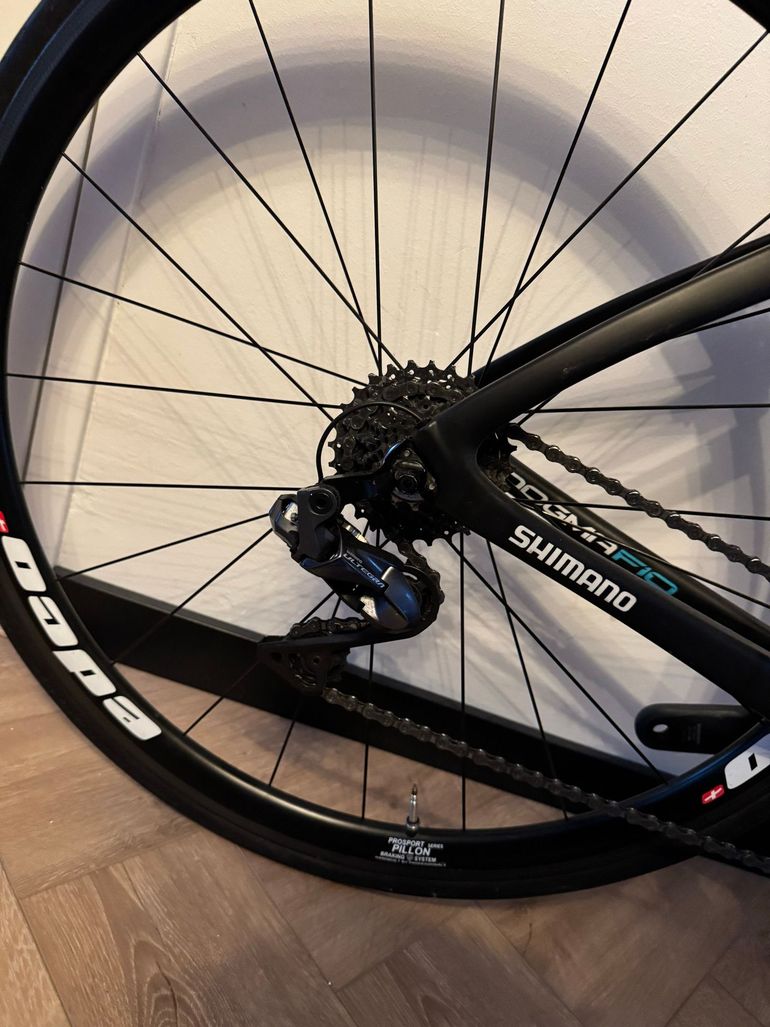 Used Pinarello DOGMA F10 Team Sky 2018 2018 Road & Gravel — image 4 of 13
