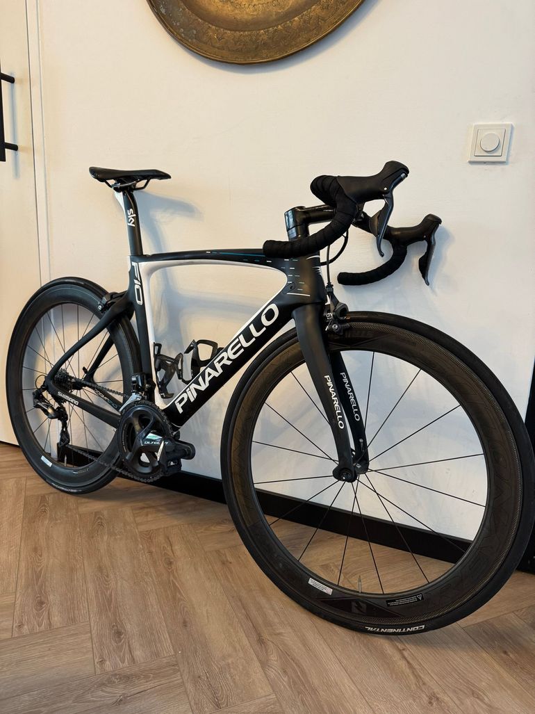 Used Pinarello DOGMA F10 Team Sky 2018 2018 Road & Gravel — image 1 of 13