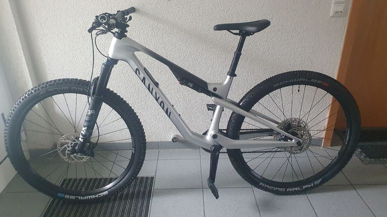 Used Canyon Lux Trail CF 6 2025 2025 Mountainbike — image 2 of 14