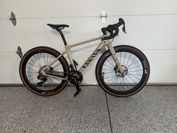 Used Canyon Grizl CF SLX 8 Di2 2024 2024 Road & Gravel, White — image 3 of 9