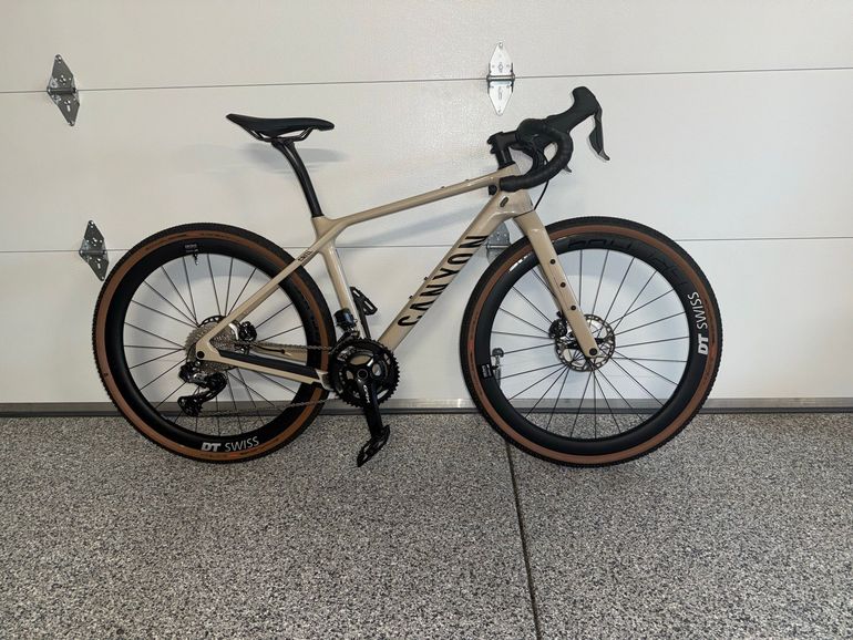 Used Canyon Grizl CF SLX 8 Di2 2024 2024 Road & Gravel, White — image 3 of 9