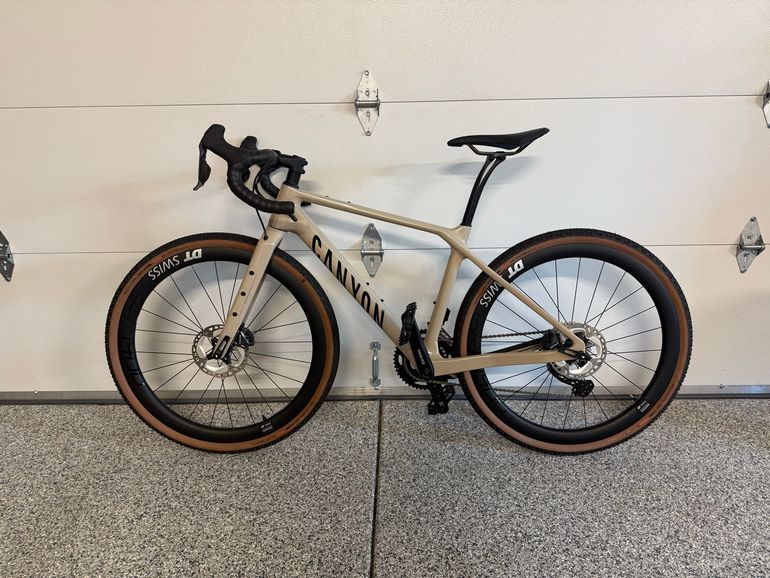 Used Canyon Grizl CF SLX 8 Di2 2024 2024 Road & Gravel, White — image 2 of 9
