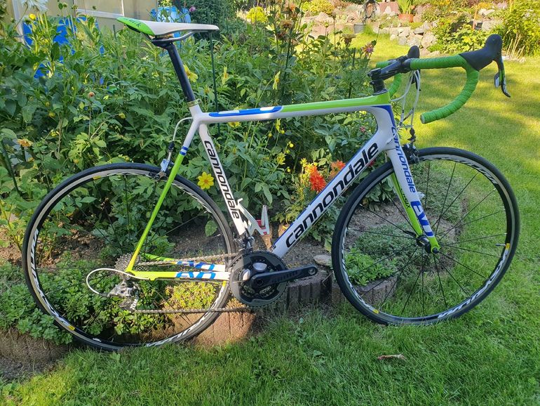 Used Cannondale SuperSix EVO SRAM Red 2013 Road & Gravel, White — image 1 of 8