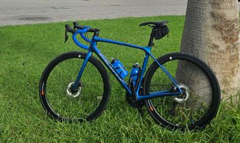 Used Giant Tcr Shimano 105 Di2 2024 Road & Gravel, Blue — image 10 of 10