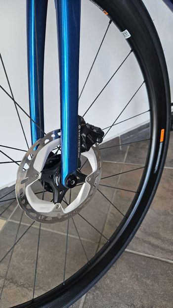 Used Giant Tcr Shimano 105 Di2 2024 Road & Gravel, Blue — image 5 of 10