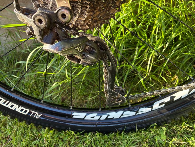 Used Giant Talon 27.5 1 2016 2016 Mountainbike, White, 27.5 — image 5 of 6