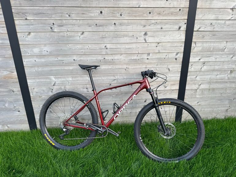Used Orbea ALMA H30 2024 2024 Mountainbike, Red, 29 — image 1 of 4