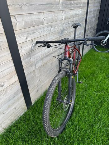 Used Orbea ALMA H30 2024 2024 Mountainbike, Red, 29 — image 3 of 4