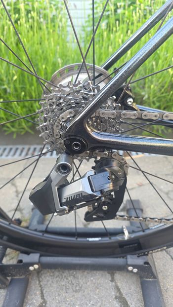 Used Giant TCR Advanced Pro Disc 1 AXS 2024 2024 Road & Gravel, Black — image 8 of 16