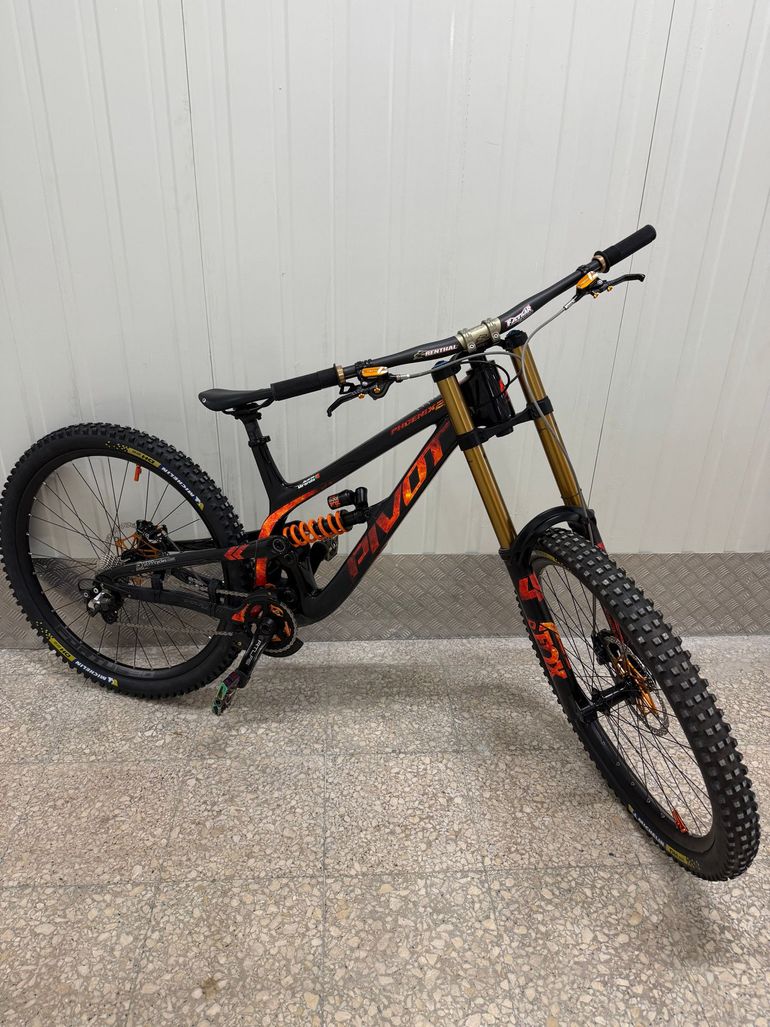 Used Pivot PHOENIX 29 Pro Saint 2024 2024 Mountainbike — image 6 of 20