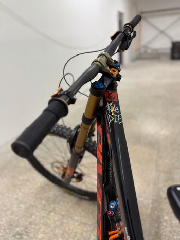Used Pivot PHOENIX 29 Pro Saint 2024 2024 Mountainbike — image 19 of 20