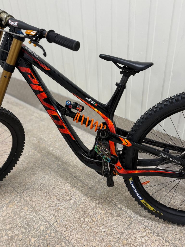 Used Pivot PHOENIX 29 Pro Saint 2024 2024 Mountainbike — image 14 of 20