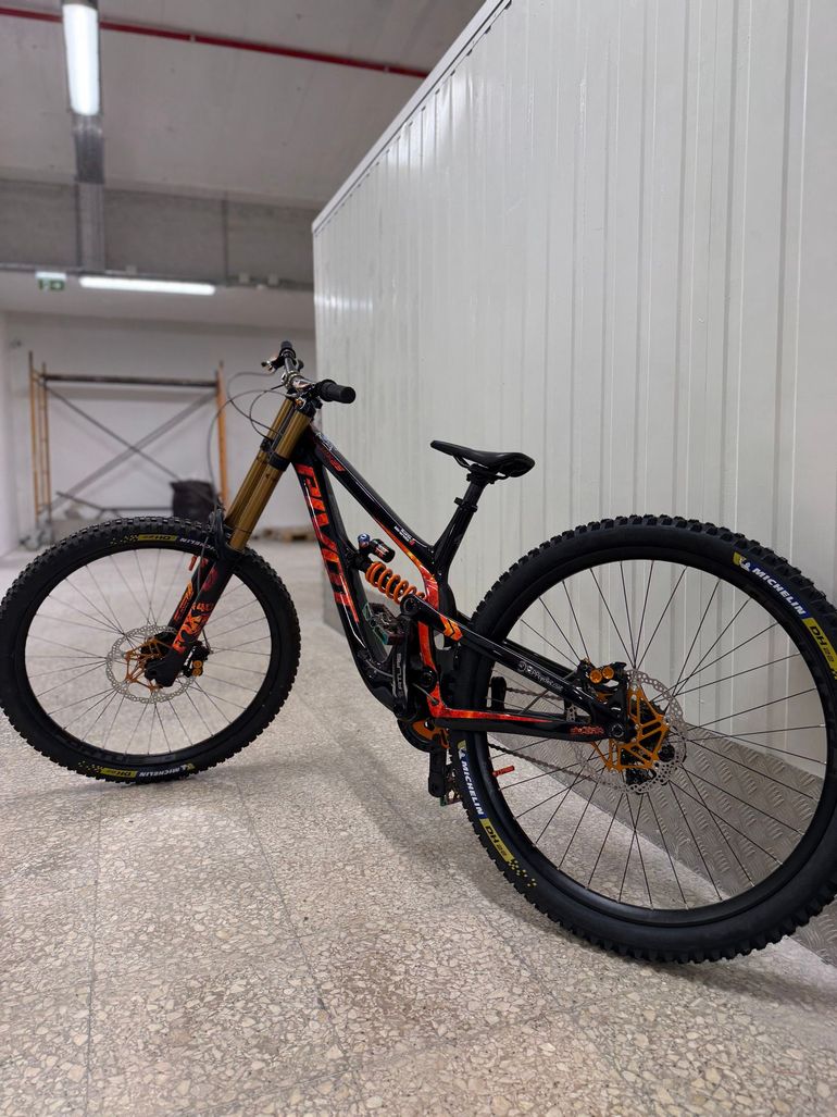 Used Pivot PHOENIX 29 Pro Saint 2024 2024 Mountainbike — image 17 of 20